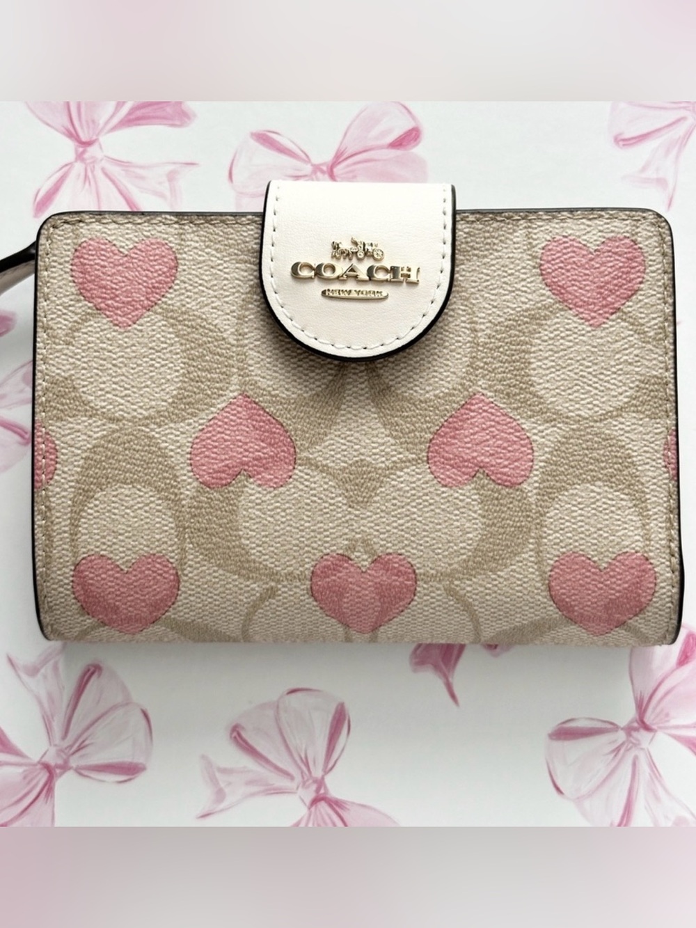 NWT~ COACH HEARTS PRINT WALLET